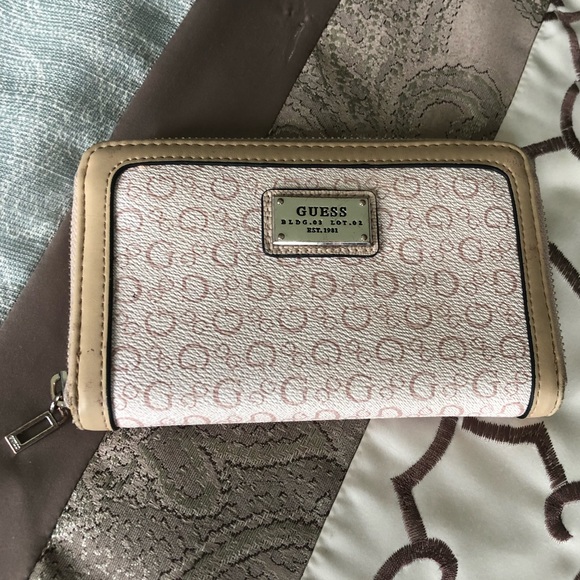 Guess Handbags - Guess wallet